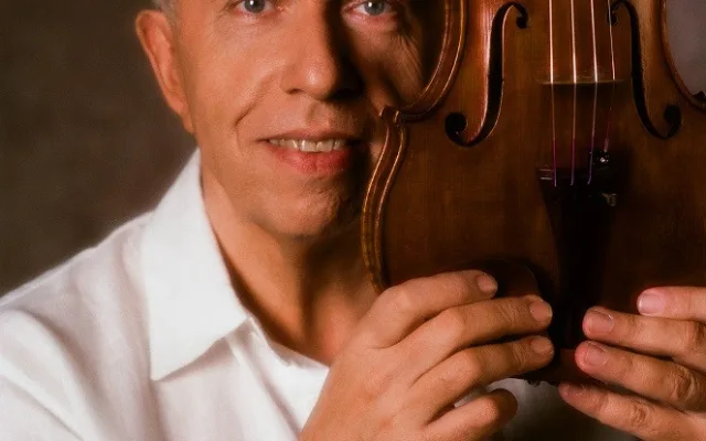 Soutok Labe s Orlicí miluji, říká houslový virtuos Jaroslav Svěcený. Příští rok oslaví 40 let na scéně