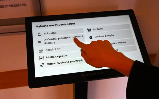 Terminály spokojenosti zhodnotí chování hradeckých úředníků a jejich služeb