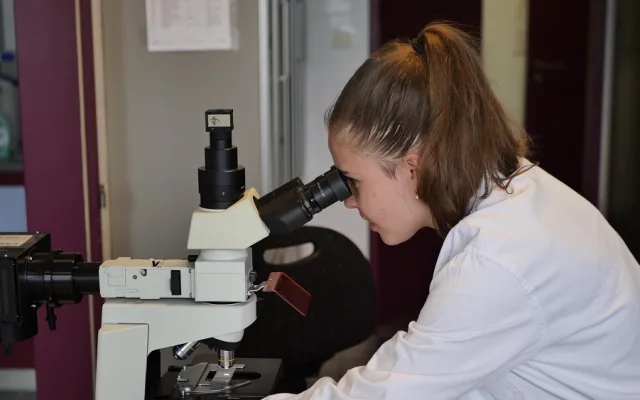 Mým snem je vyřešit poruchu srážlivosti krve, říká nadaná studentka Soňa Kleinerová