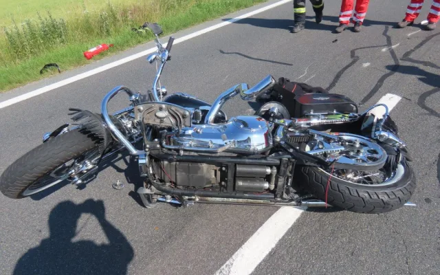 Tragická nehoda u Chlumce nad Cidlinou. O život přišel motorkář