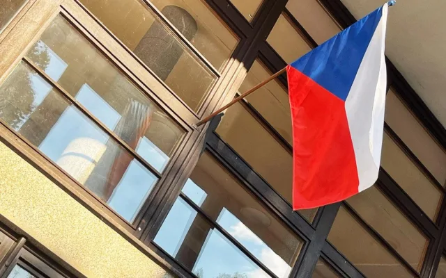Začíná druhý volební den. Lidé dnes zvolí nové poslance