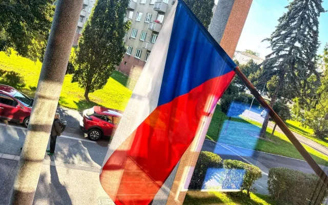 Začíná druhý volební den. Lidé dnes zvolí nové poslance