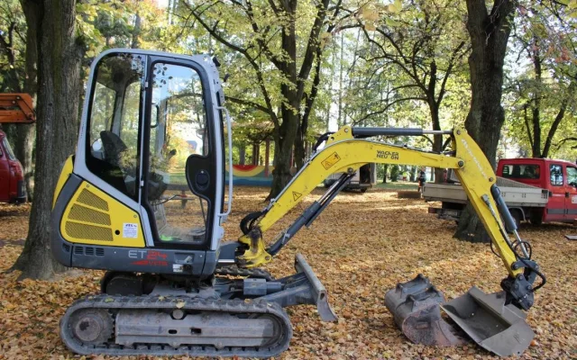 Dvůr Králové pokračuje v obnově parku. První etapa pokračuje podle plánu