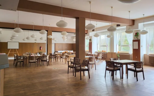 Z hotelu Štikov v Nové Pace má vzniknout školní kampus. Jednota bratrská shání finance ve sbírce