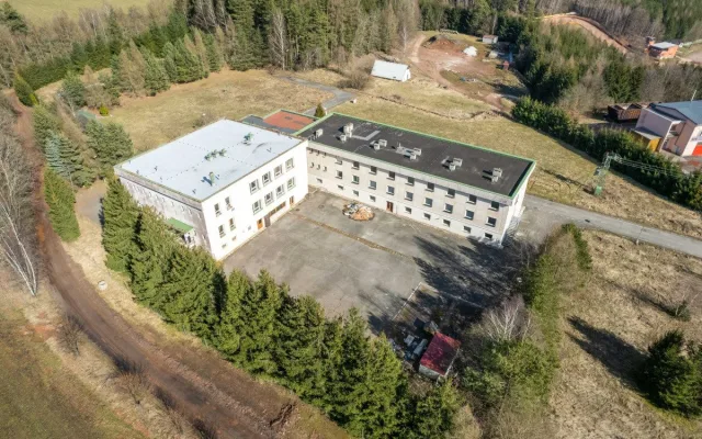 Z hotelu Štikov v Nové Pace má vzniknout školní kampus. Jednota bratrská shání finance ve sbírce