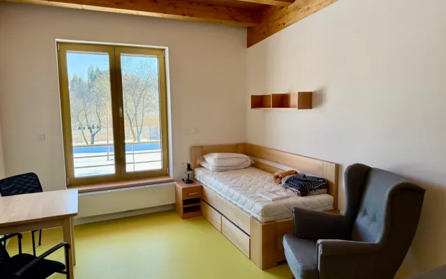 Rokytnice v Orlických horách má nové komunitní bydlení pro duševně nemocné