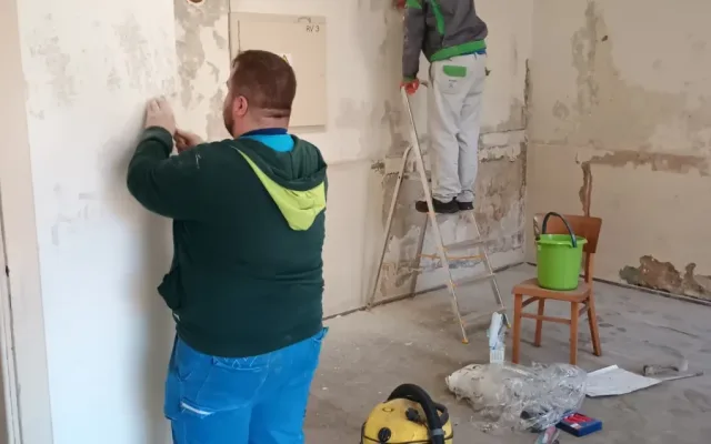 Chátrající nádraží v Žacléři má poslední šanci. Pomoci má veřejná sbírka