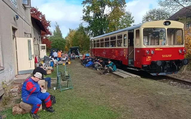 Chátrající nádraží v Žacléři má poslední šanci. Pomoci má veřejná sbírka