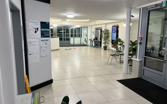ZUŠ Střezina se možná už letos rozloučí se starou budovou. Modernizace pokračuje