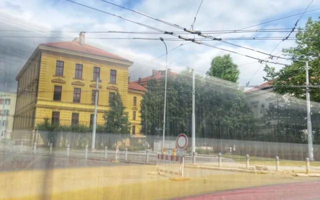Opravy hradecké ČSA podle primátorky Ironmana ani divadelňák neovlivní