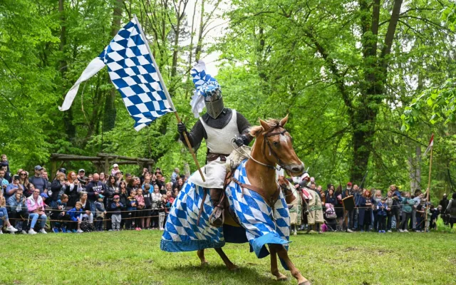 Po každém turnaji si musíme něco zašít, říkají kaskadéři. Zítra vystoupí v Jičíně
