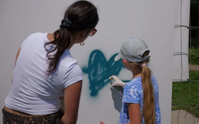 FOTOGALERIE: Street Art Festival přinesl nové muraly i návrat k poničenému dílu Tiny Chertové