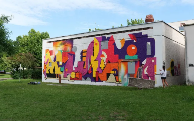 FOTOGALERIE: Street Art Festival přinesl nové muraly i návrat k poničenému dílu Tiny Chertové