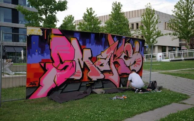 FOTOGALERIE: Street Art Festival přinesl nové muraly i návrat k poničenému dílu Tiny Chertové