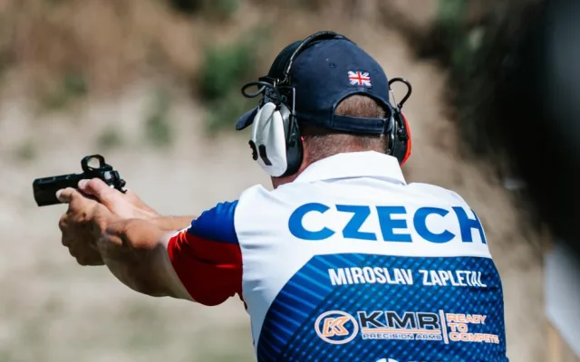 Elitní policista z Hradce je mistrem Evropy v dynamické střelbě