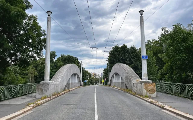 Malšovickým mostem v Hradci neprojedete, po rekonstrukci bude v lepší kondici