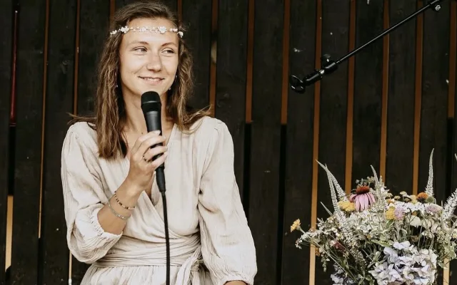 influencerka Karolína Kostroňová vystupující pod jménem Kerolajnaa