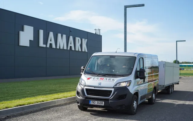 LAMARK patří mezi lídry českého trhu v oblasti plotů, pergol a moderního exteriéru