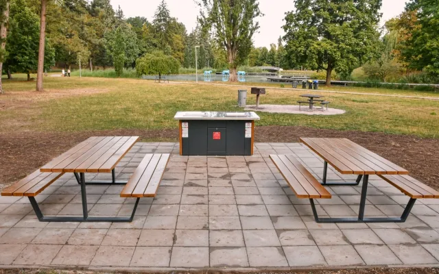 Šimkovy sady mají elektrický gril s rezervací online. Hodina přijde na stovku