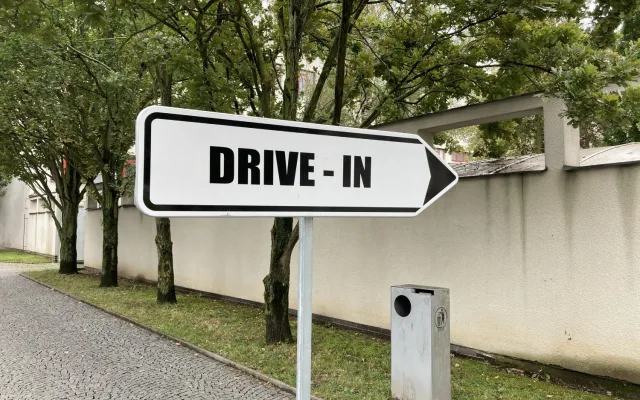 GALERIE: DRIVE-IN hlasování v Hradci Králové