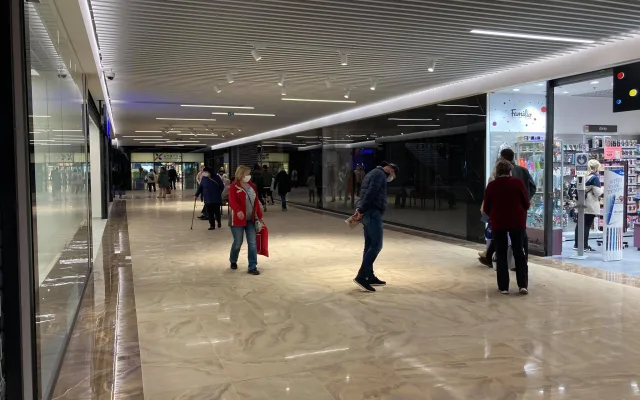 GALERIE: Po rekonstrukci otevřený obchodní dům Atrium