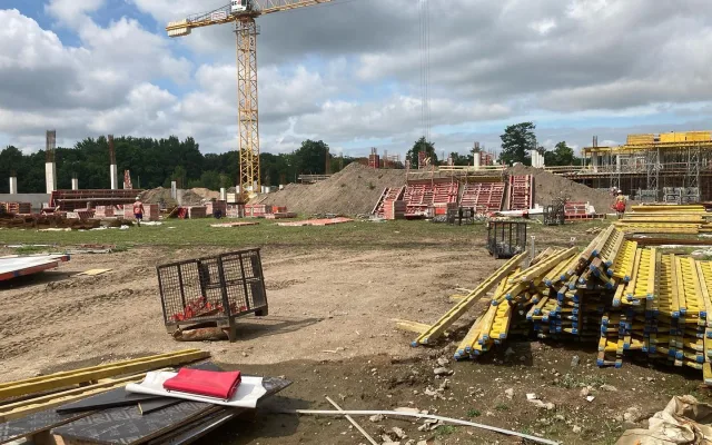 Rozestavěný fotbalový stadion v Hradci Králové