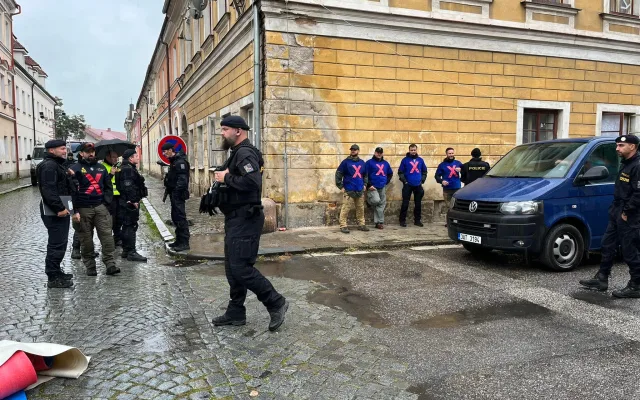 GALERIE: Policejní cvičení antikonfliktního týmu v Josefově