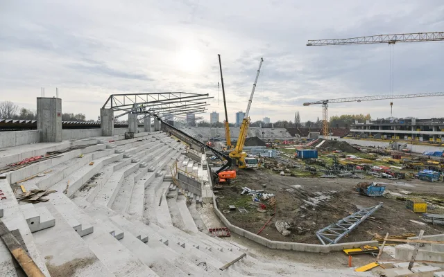 GALERIE: Stavba nového fotbalového stadionu v Hradci Králové