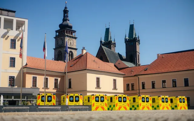 Záchranná služba v Královéhradeckém kraji má sedm nových sanitek