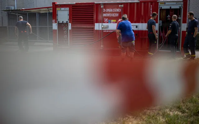 Generátory místo sítě. Hradecká nemocnice zvládla šest hodin bez proudu