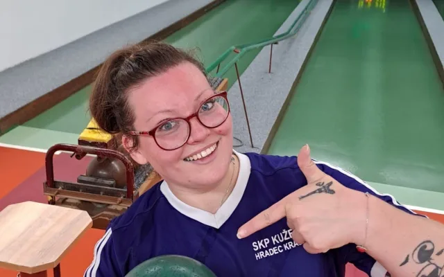 Kuželky a bowling nejsou totéž, rozdílná je například koule.