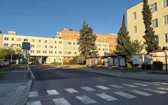 Bagry míří do centra Trutnova. Dnes začíná oprava náměstí Republiky
