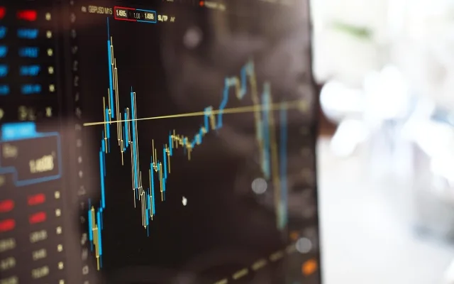 KOMENTÁŘ: Proč se bojíme vrcholů finančního trhu, které nejsou vrcholy