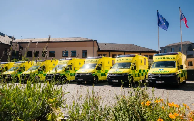 Záchranná služba v Královéhradeckém kraji má sedm nových sanitek