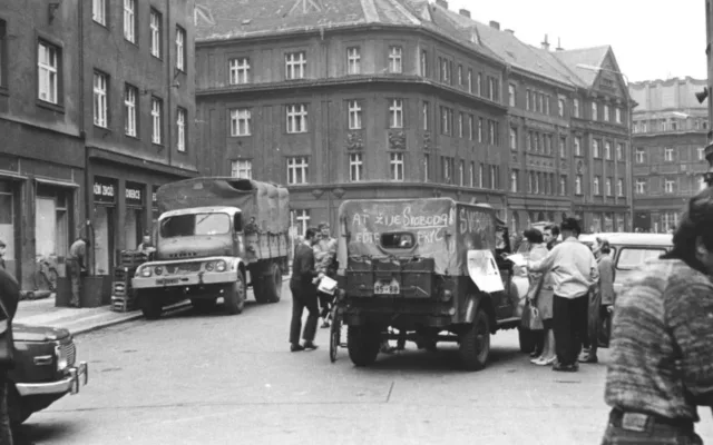 Výhrůžky zastřelením i stříhání vlasů. Jak vypadal srpen 1968 v Hradci?