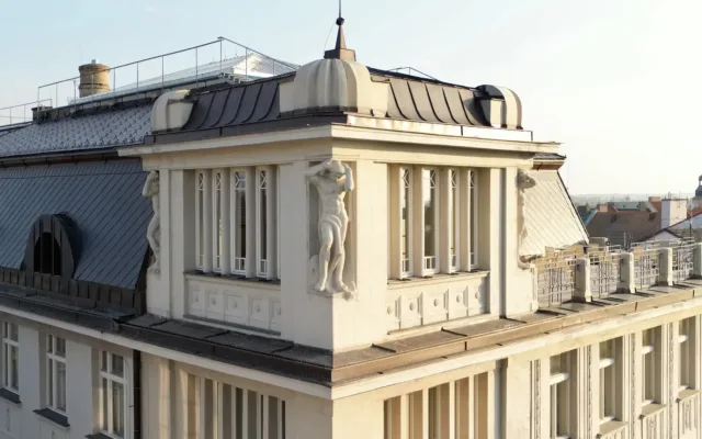 Tři pátky nad střechami Hradce. Galerie otevře skrytou terasu