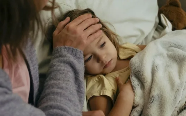 14 dní ve školce a už je dítě nemocné. Je to normální?
