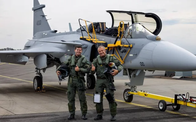 Gripen F poprvé vzlétl. V kokpitu seděl i brazilský testovací pilot