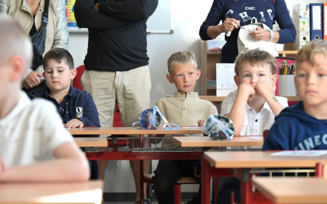 Konec dojíždění a nejistoty. Školáci v Malšově Lhotě nastoupili do opravené ZŠ