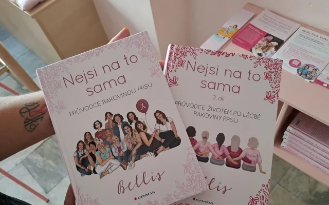 Projekt Bellis se věnuje pomoci ženám potýkajícím se s rakovinou prsu. Knihy s příběhy skutečných žen jsou jedním ze způsobů, jak dodat naději.