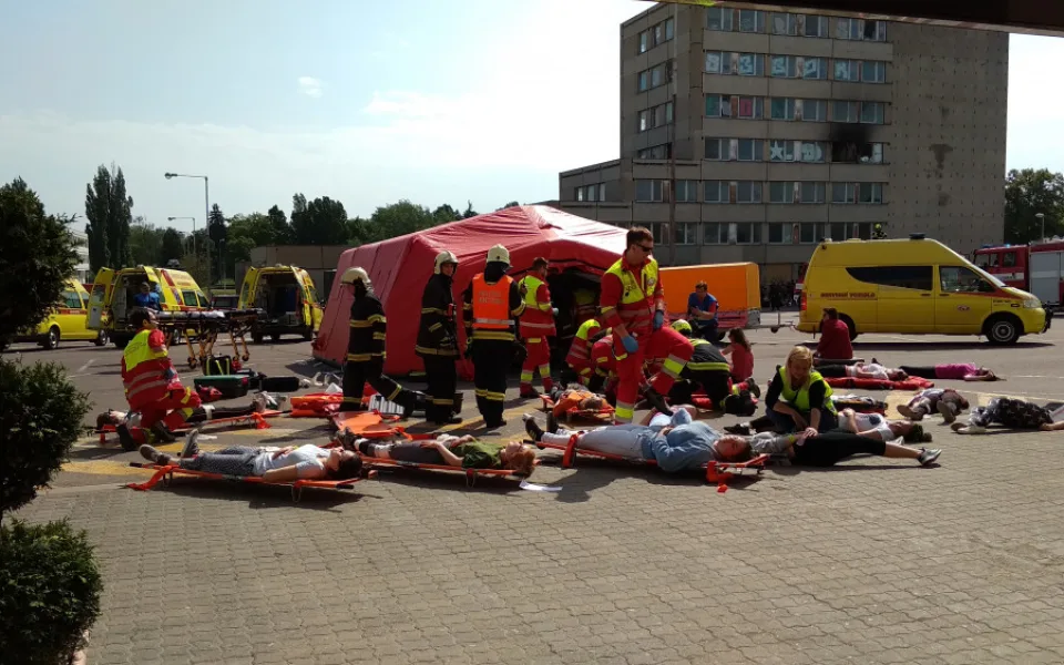 Cvičení v AldisuFOTO: Do Kongresového centra Aldis vnikli teroristé. Naštěstí jen v rámci cvičení
