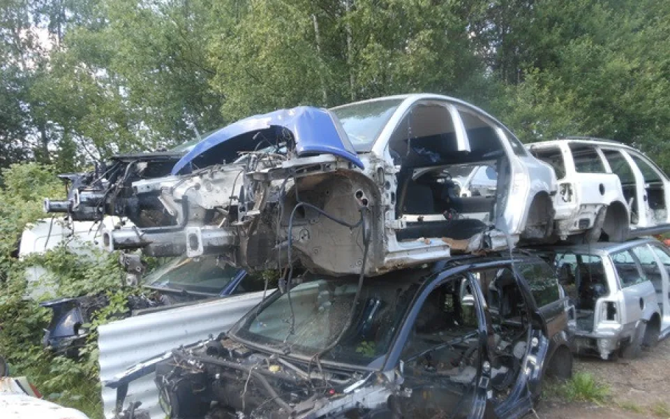 Umístění autovraků mimo povolené plochy