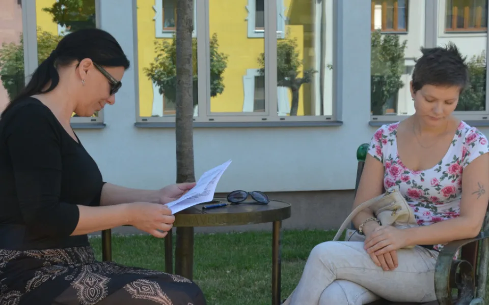 Vlevo Martina Vrbová, vpravo Kateřina Jaňourová
