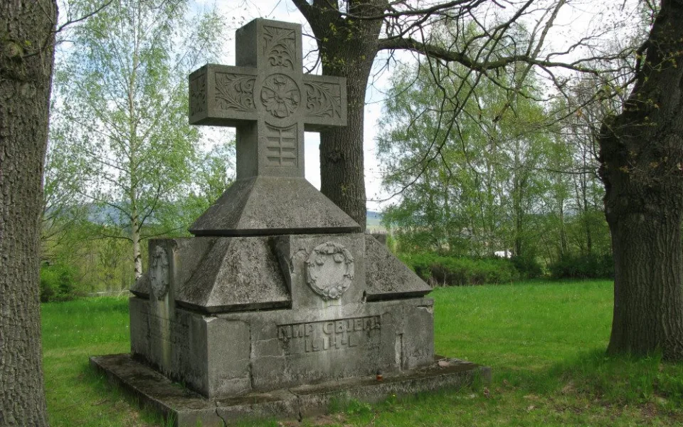Památník obětem 1. světové války - Vojenský hřbitov (Martínkovice)