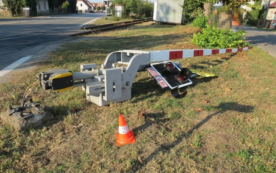 Poškozená závora