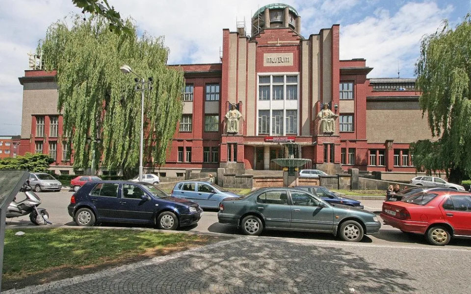 Budova muzea před rekonstrukcí