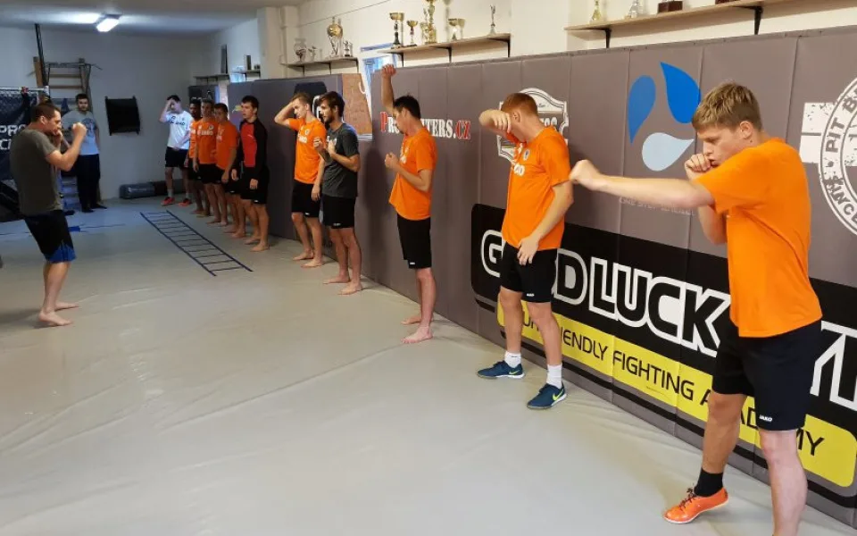 Votroci v průběhu boxerského tréninku