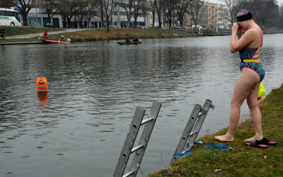 Labe patřilo o víkendu otužilcům. Plaveckých závodů se zúčastnili i zahraniční sportovci