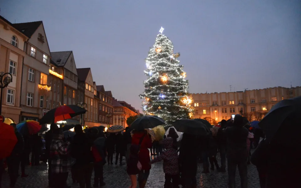 Rozsvícení stromu na Masarykově náměstí