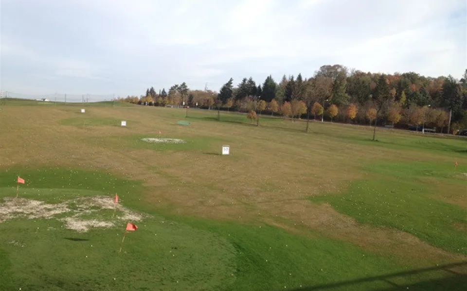 Park Golf Hradec dostal pokutu za nepovolené zavlažování hřiště, zaplatí téměř 150 tisíc korun